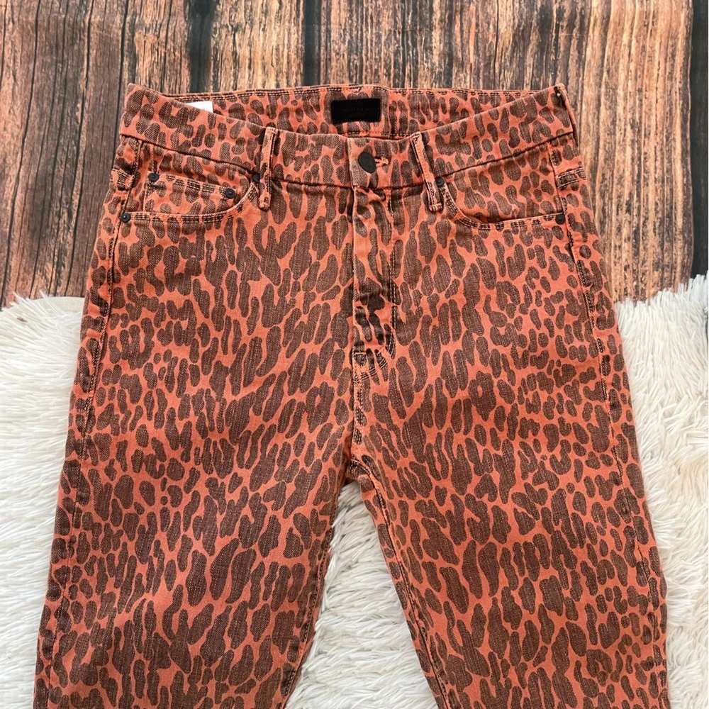 MOTHER Looker Ankle Fray Jeans in Animal Attraction
